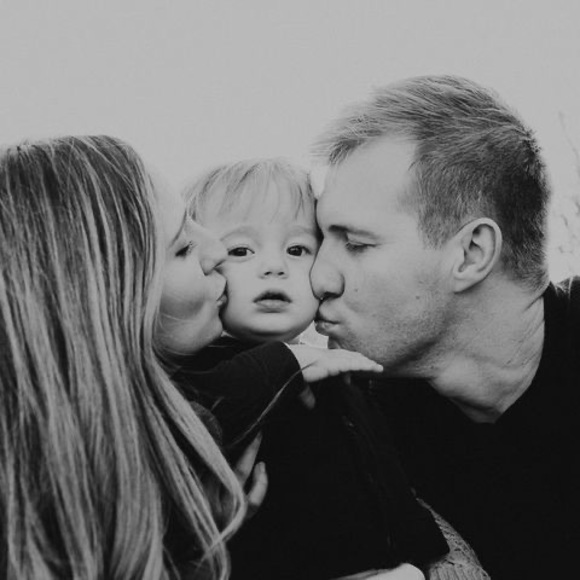 Meet your Posher, Claudia - Picture 1 of 1